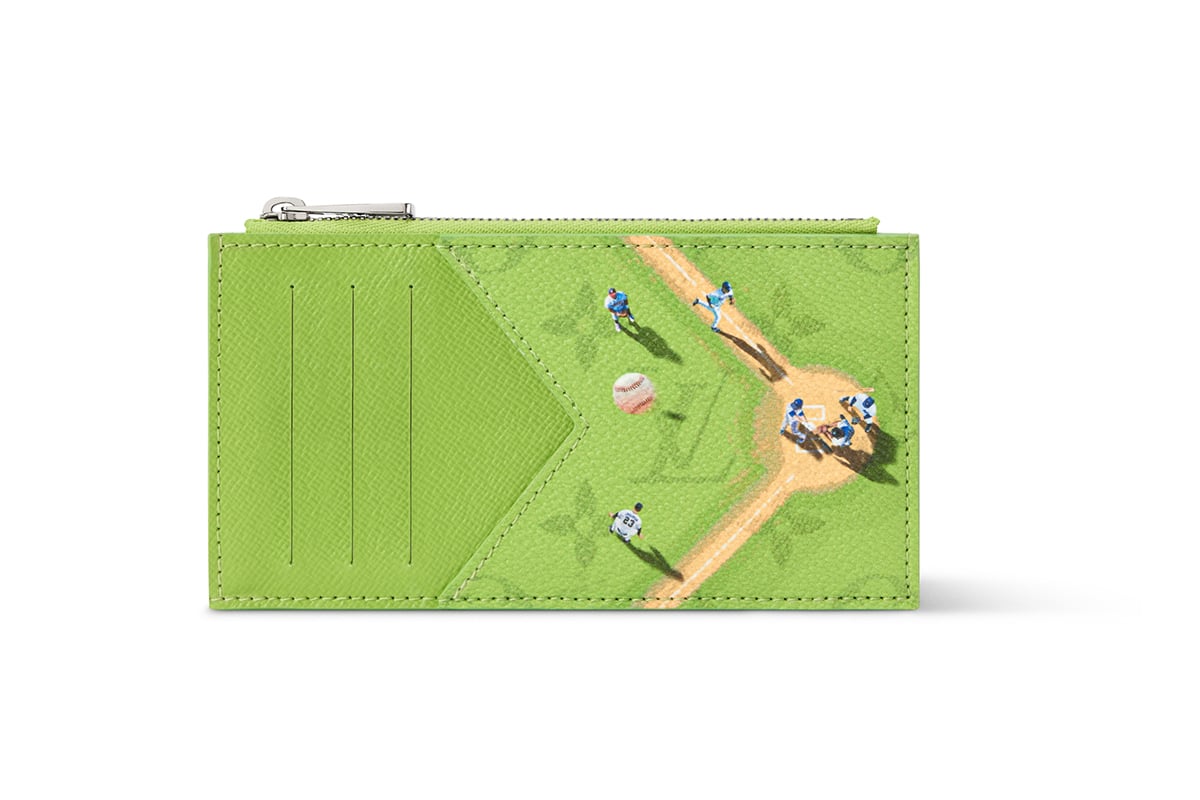 日本限定 コインカード・ホルダー：8万2500円