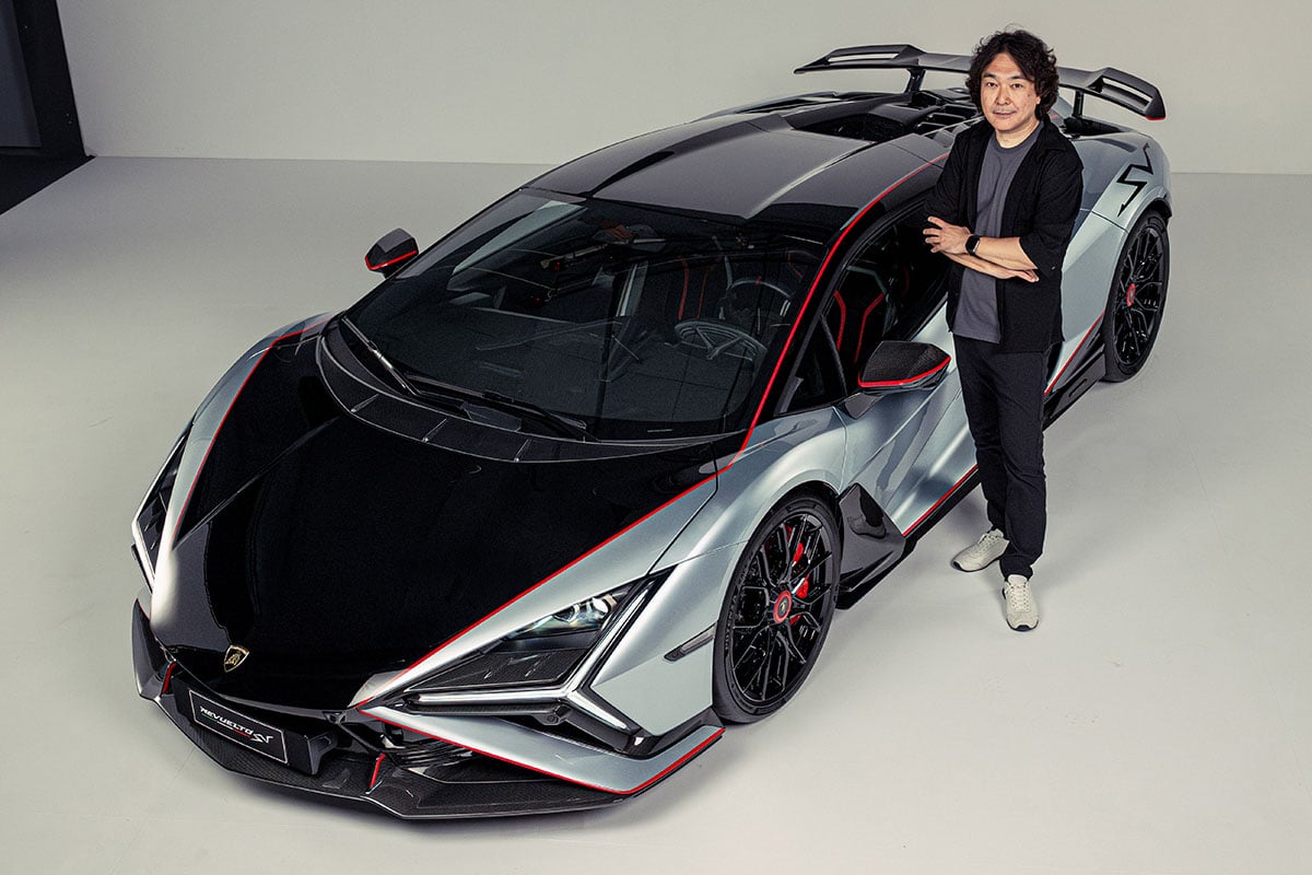 ランボルギーニ「レヴエルト SV」と島下泰久氏