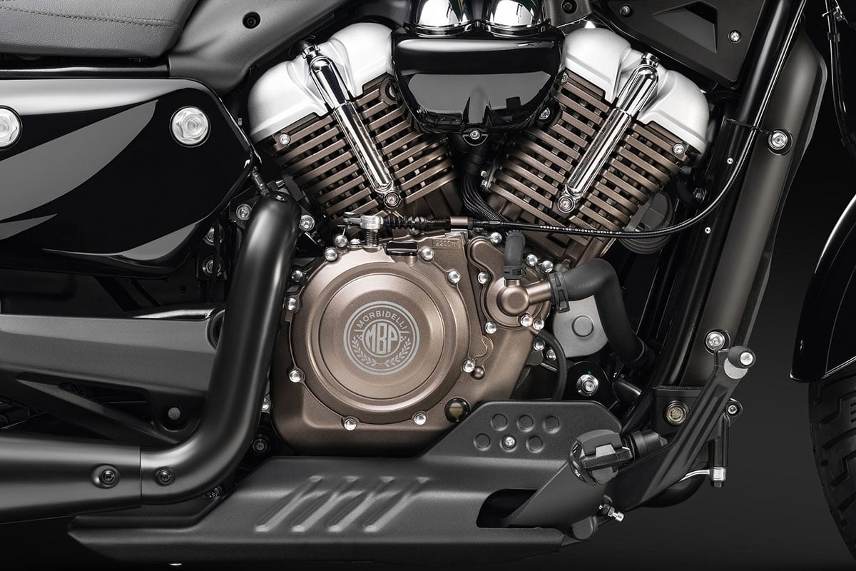 ベンダ「ナポレオンボブ250」とモルビデリ「C252V」が搭載する249ccの水冷Vツイン