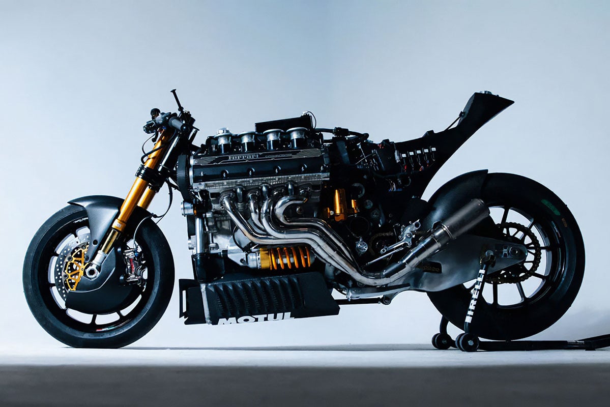 フェラーリ「F355」の3.5リッターV8エンジンを搭載するワンオフバイク「HF355」(C)Hazan Motorworks
