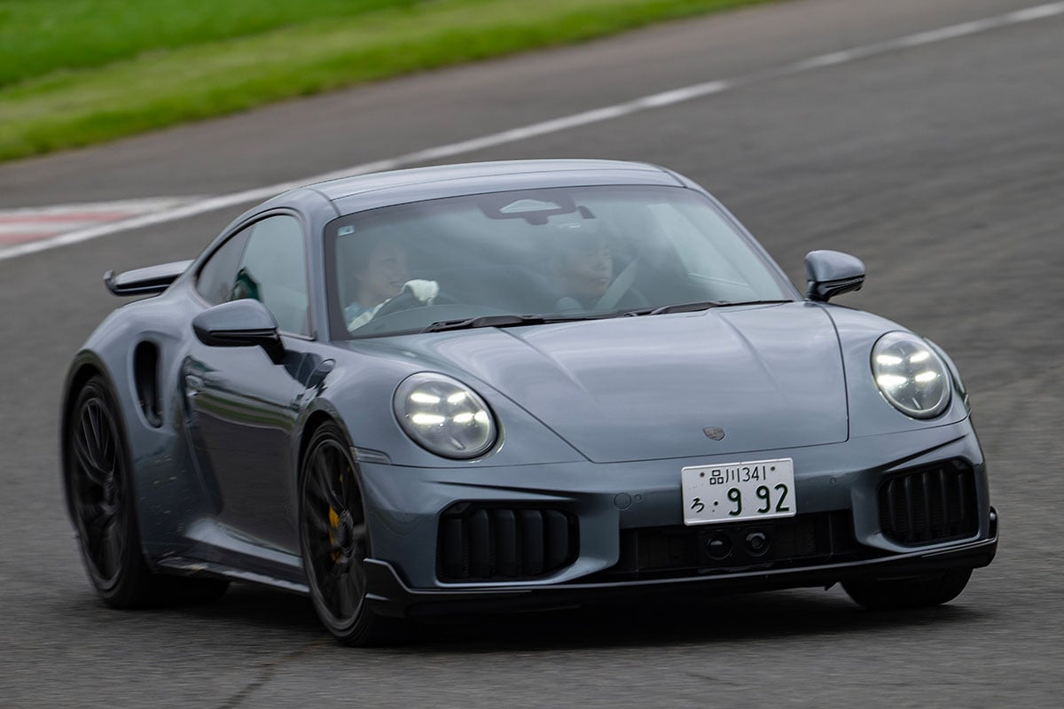 ポルシェ新型「911ターボS」