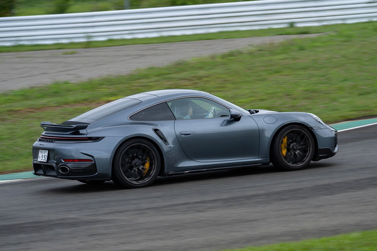 ポルシェ新型「911ターボS」