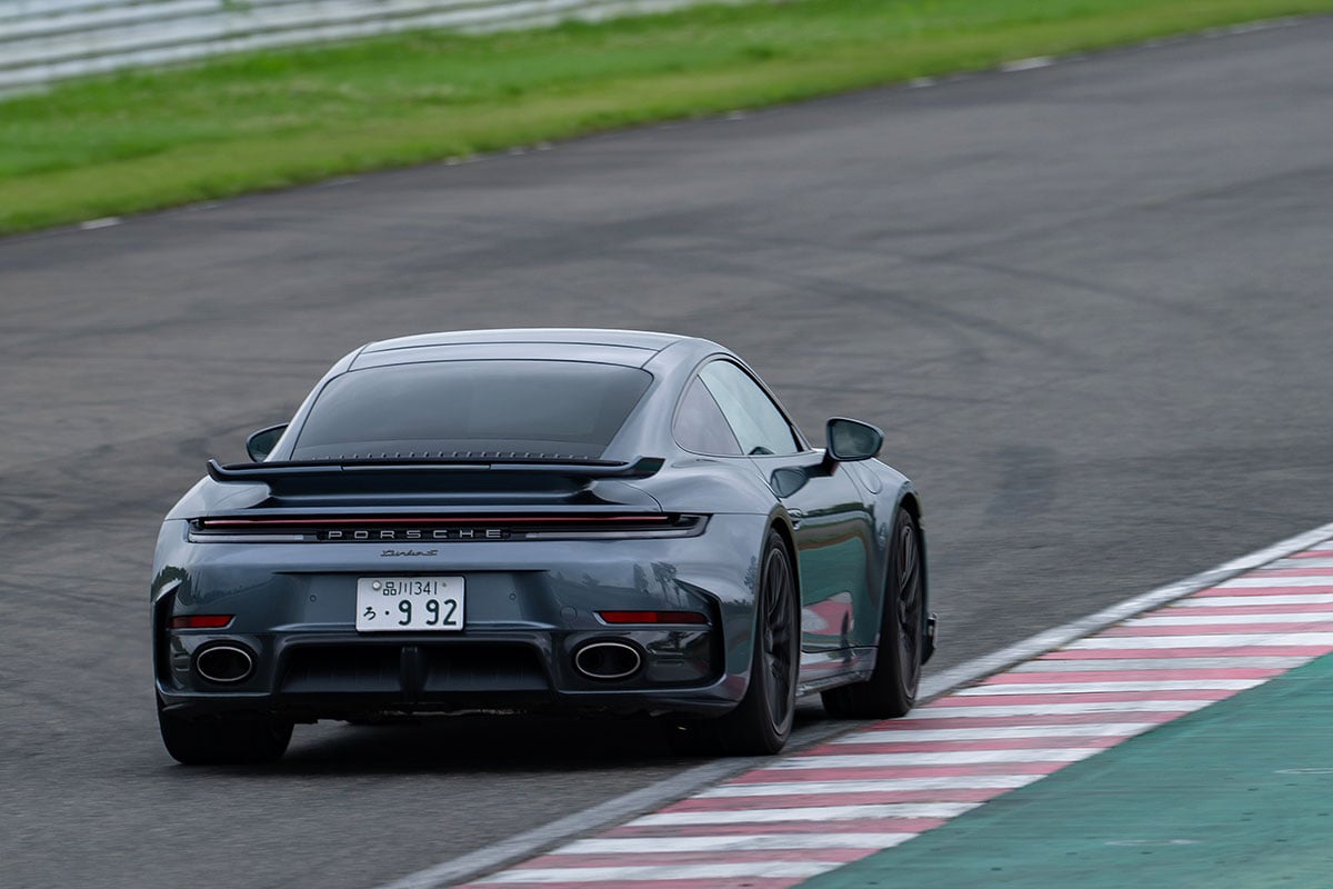 ポルシェ新型「911ターボS」
