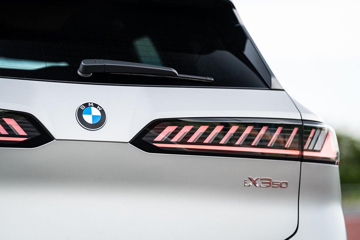 BMW新型「iX3 50 xDrive Mスポーツ」