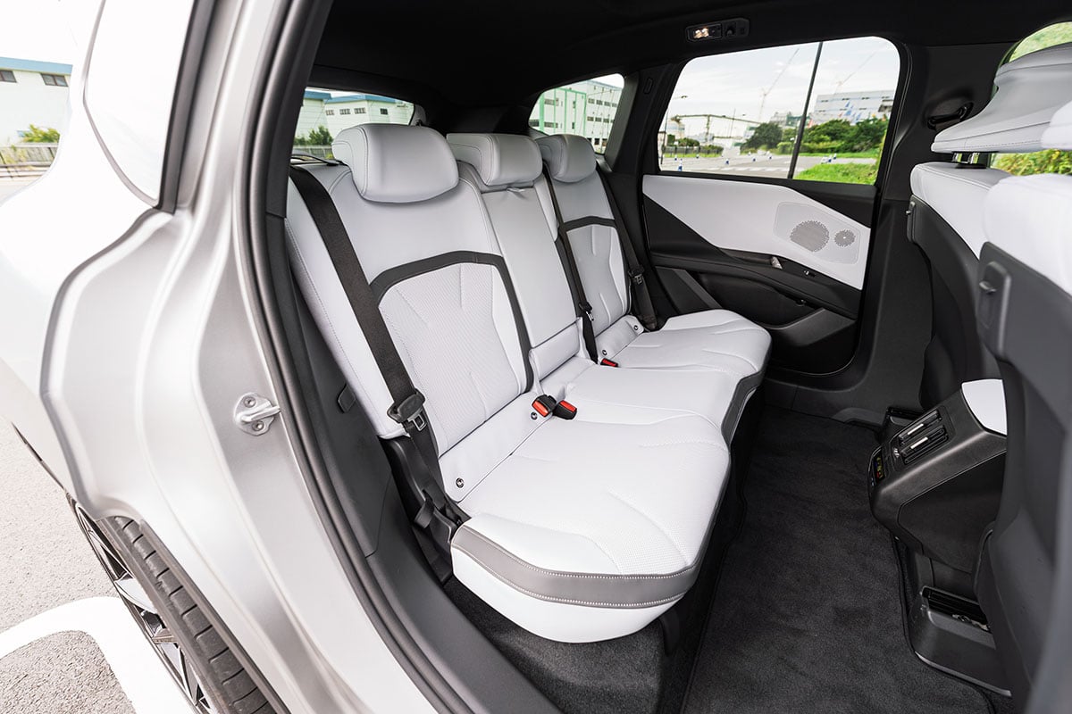 BMW新型「iX3 50 xDrive Mスポーツ」
