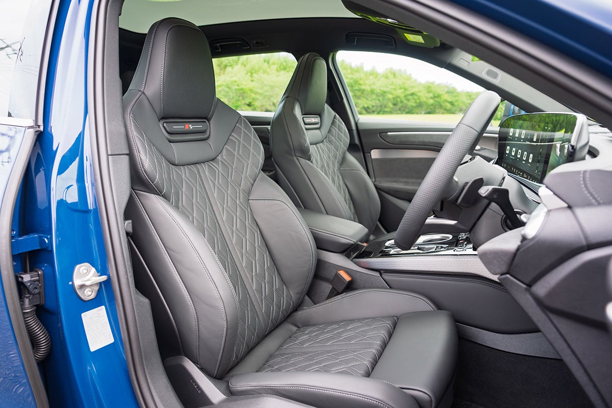 アウディ新型「A6アバント」