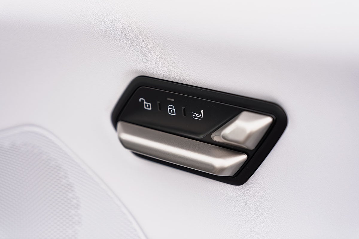 BMW新型「iX3 50 xDrive Mスポーツ」