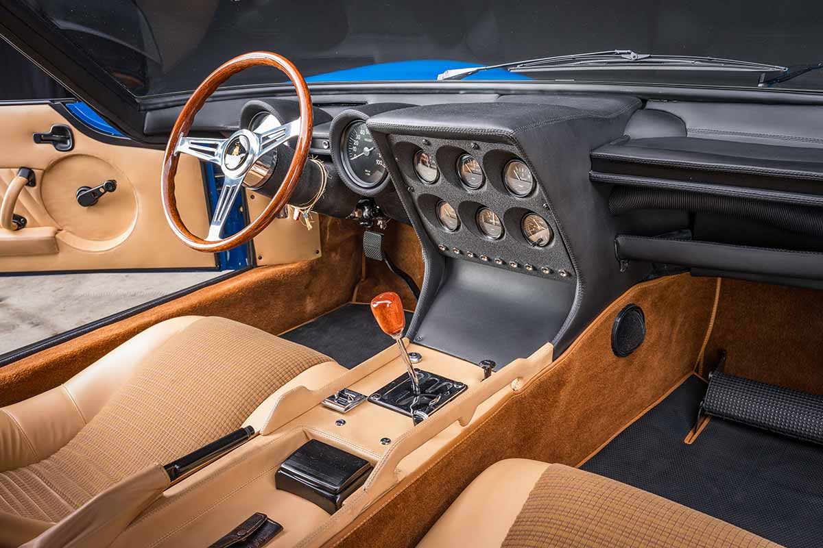 オークションに出品される1967年式ランボルギーニ「ミウラP400」Genau Autiwerks
