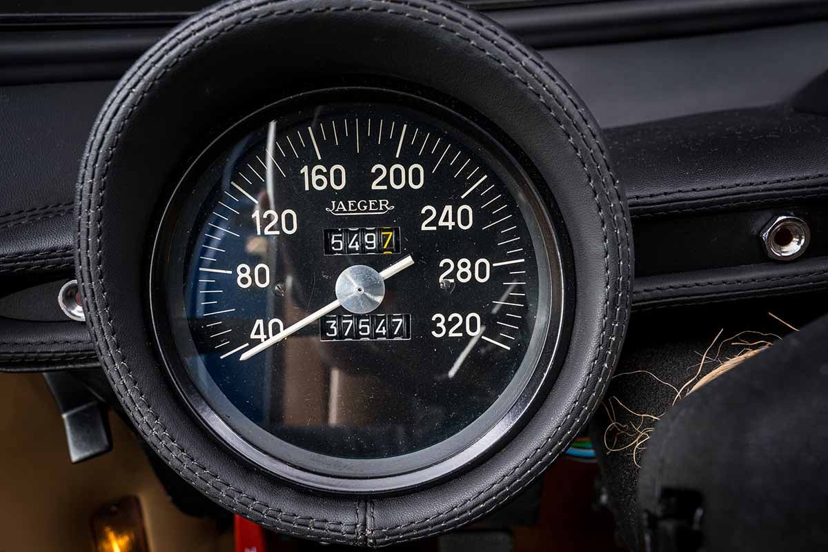 オークションに出品される1967年式ランボルギーニ「ミウラP400」Genau Autiwerks