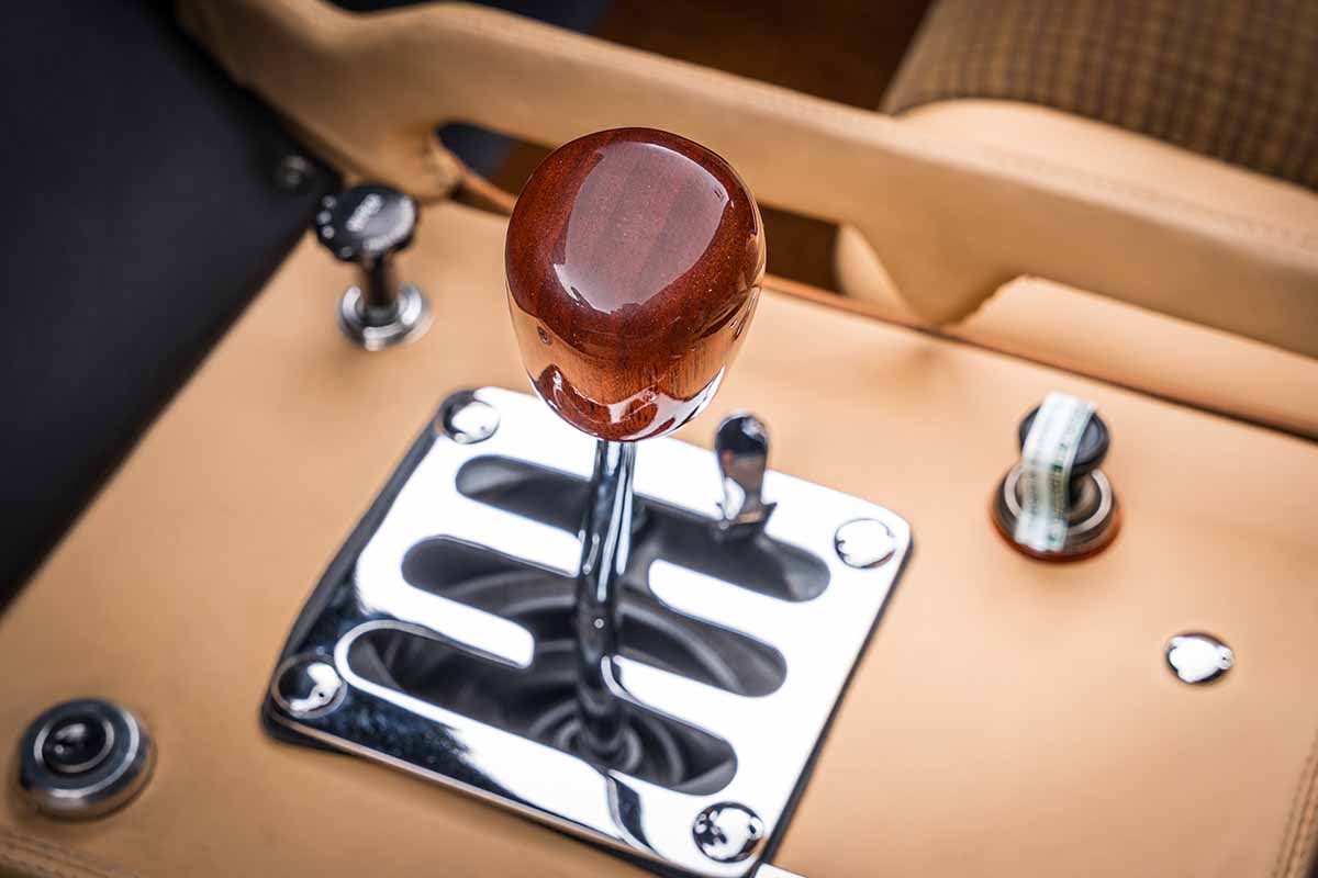 オークションに出品される1967年式ランボルギーニ「ミウラP400」Genau Autiwerks
