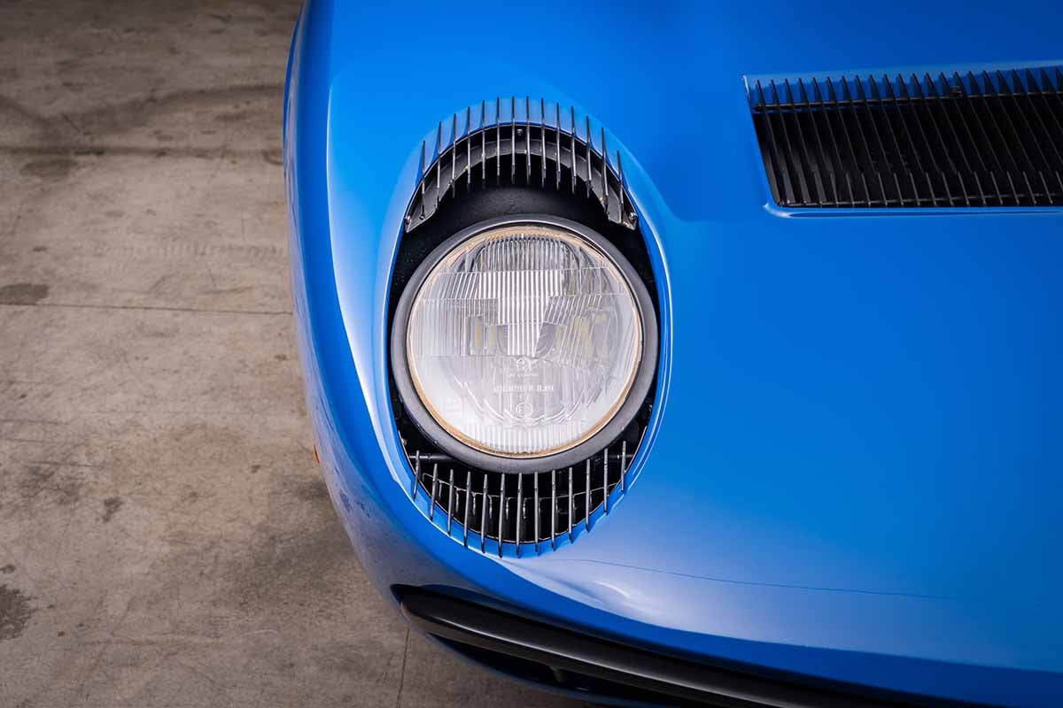 オークションに出品される1967年式ランボルギーニ「ミウラP400」Genau Autiwerks