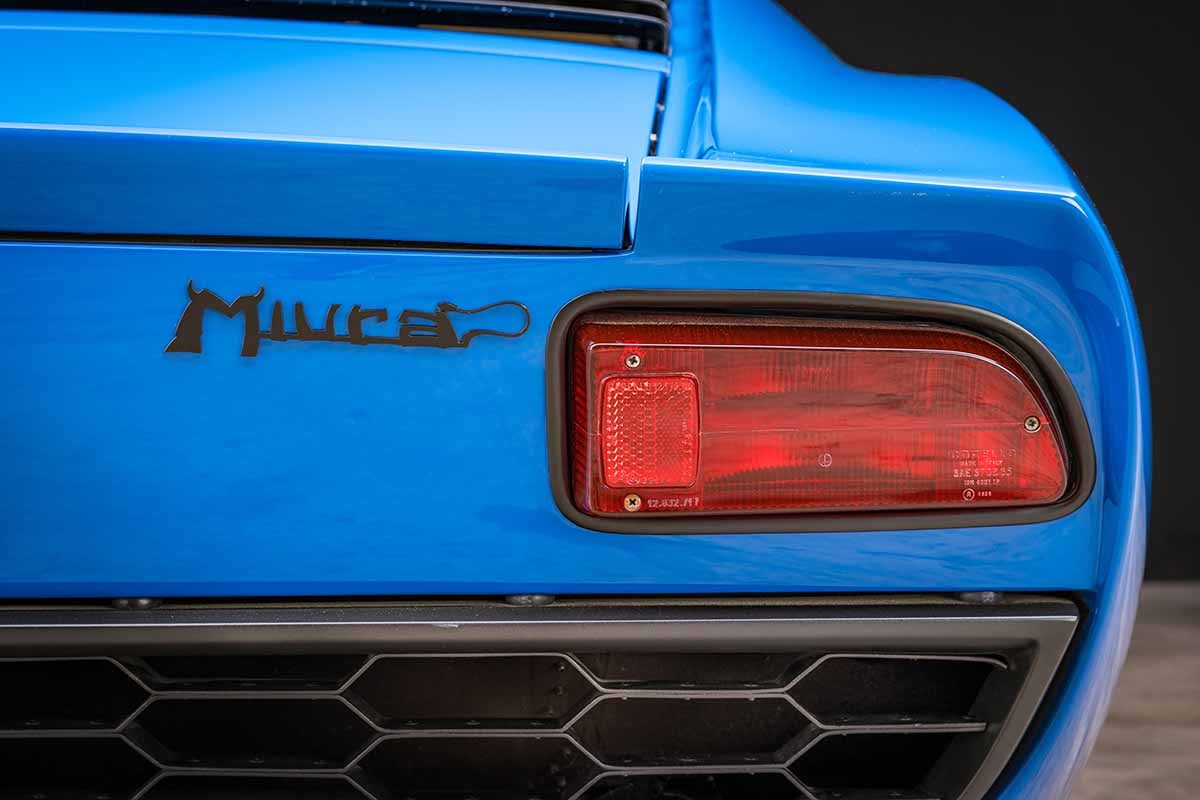 オークションに出品される1967年式ランボルギーニ「ミウラP400」Genau Autiwerks