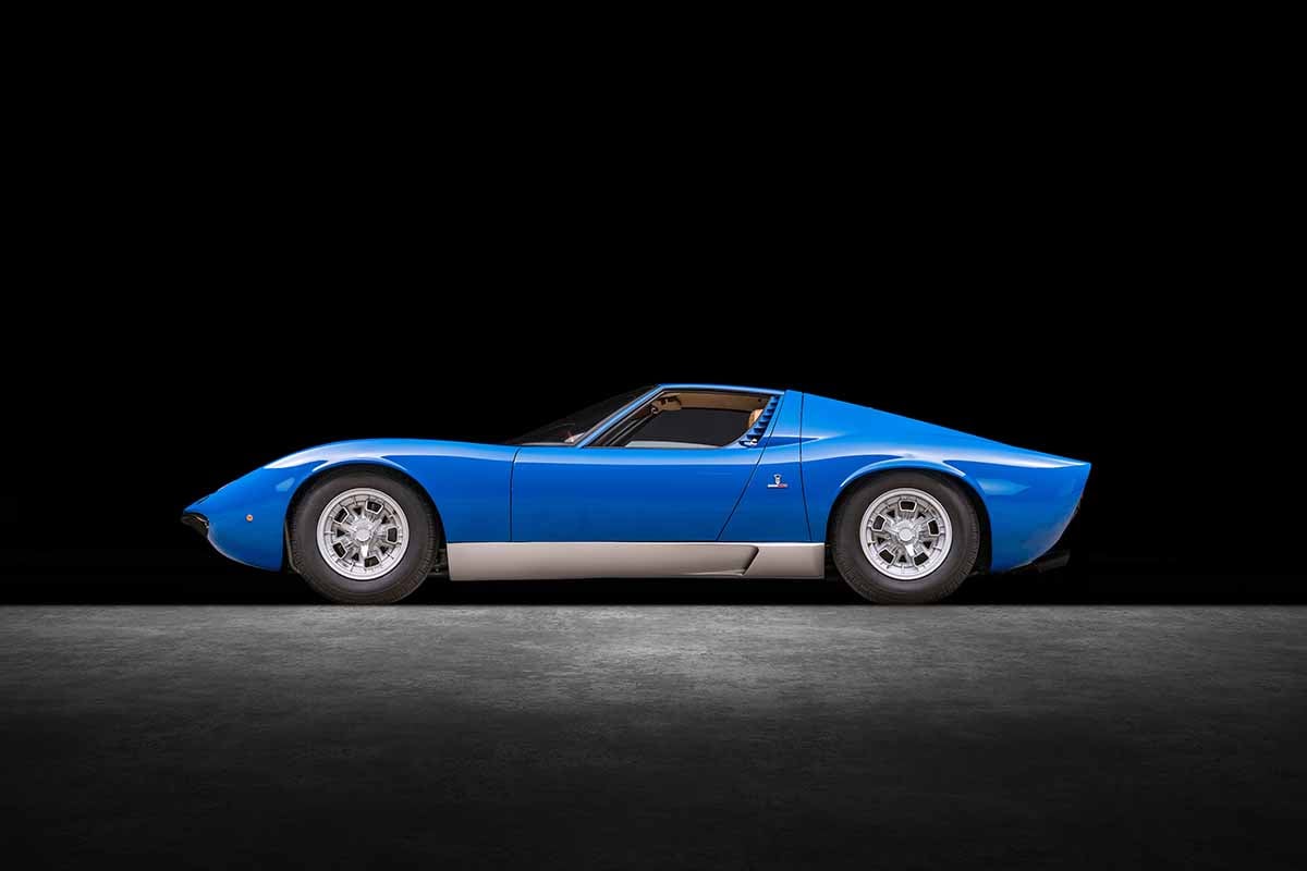 オークションに出品される1967年式ランボルギーニ「ミウラP400」Genau Autiwerks