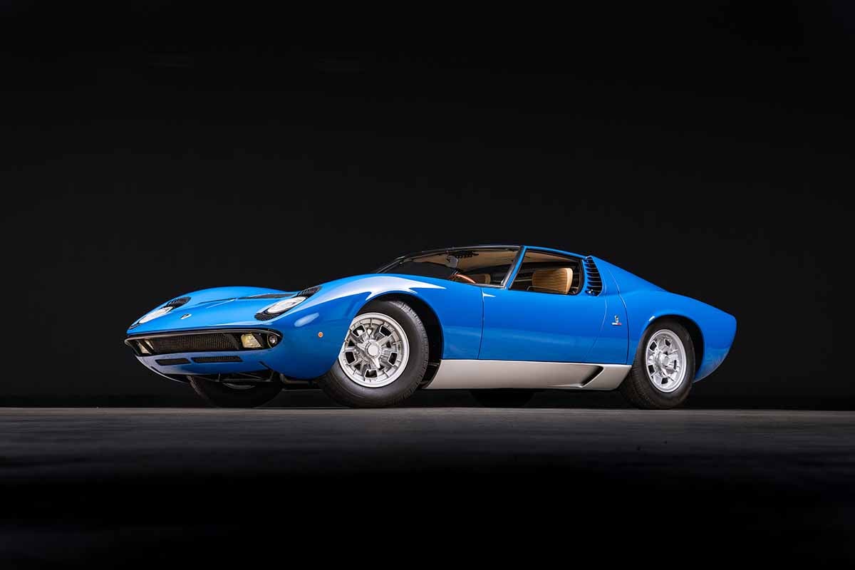 オークションに出品される1967年式ランボルギーニ「ミウラP400」Genau Autiwerks