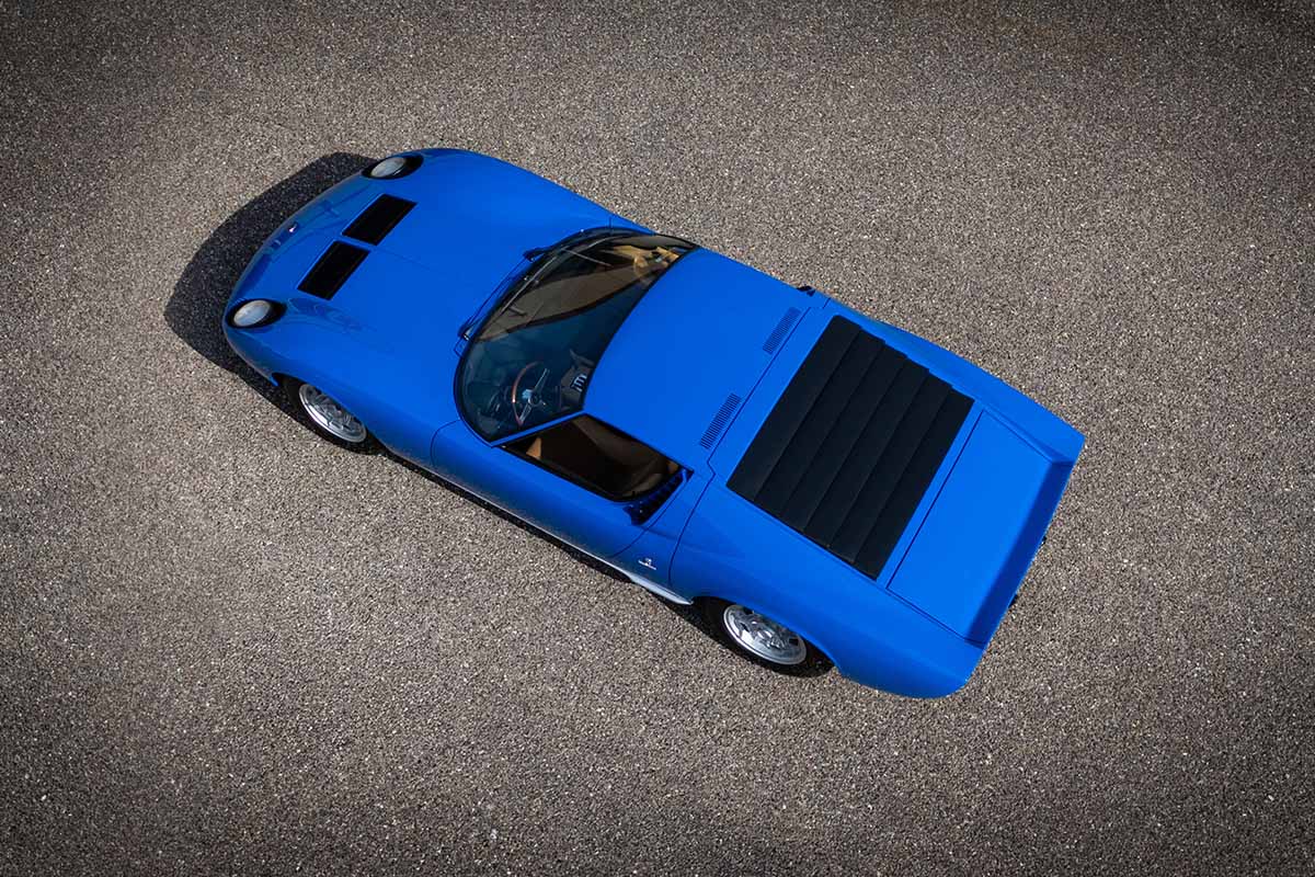 オークションに出品される1967年式ランボルギーニ「ミウラP400」Genau Autiwerks