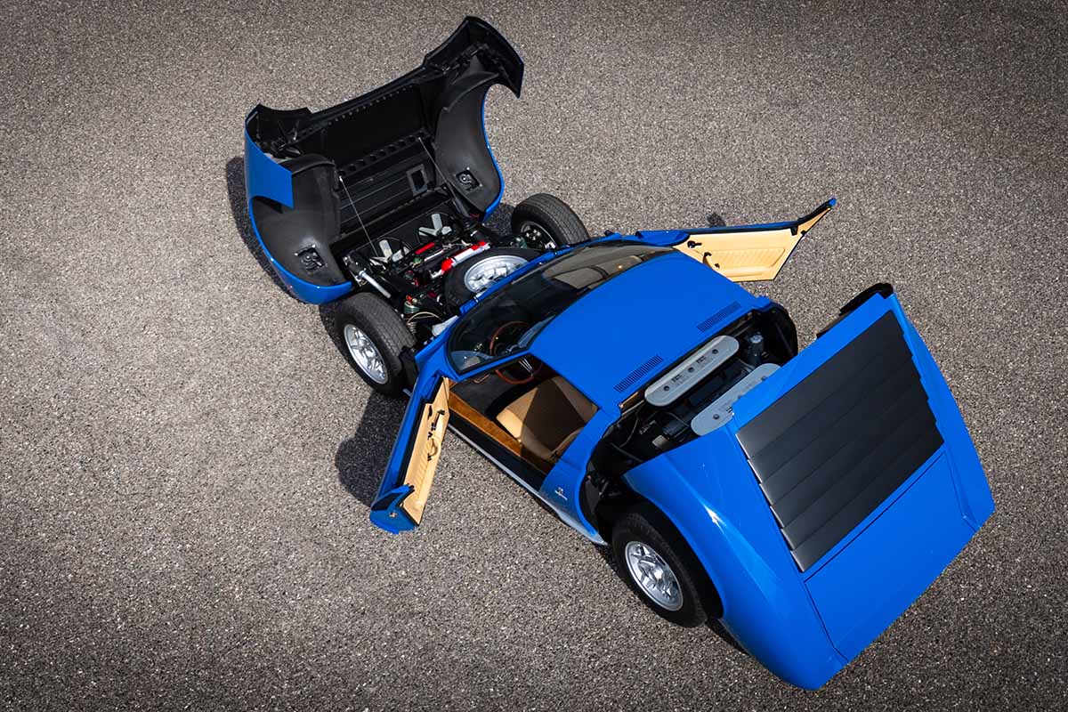 オークションに出品される1967年式ランボルギーニ「ミウラP400」Genau Autiwerks