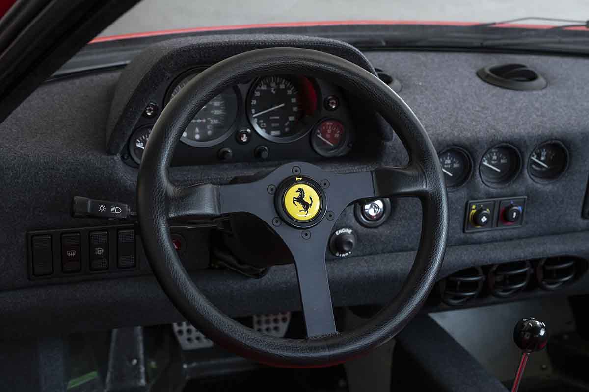 オークションに出品される予定の1991年式フェラーリ「F40」Robin Adams(c)2026 Courtesy of RM Sotheby's
