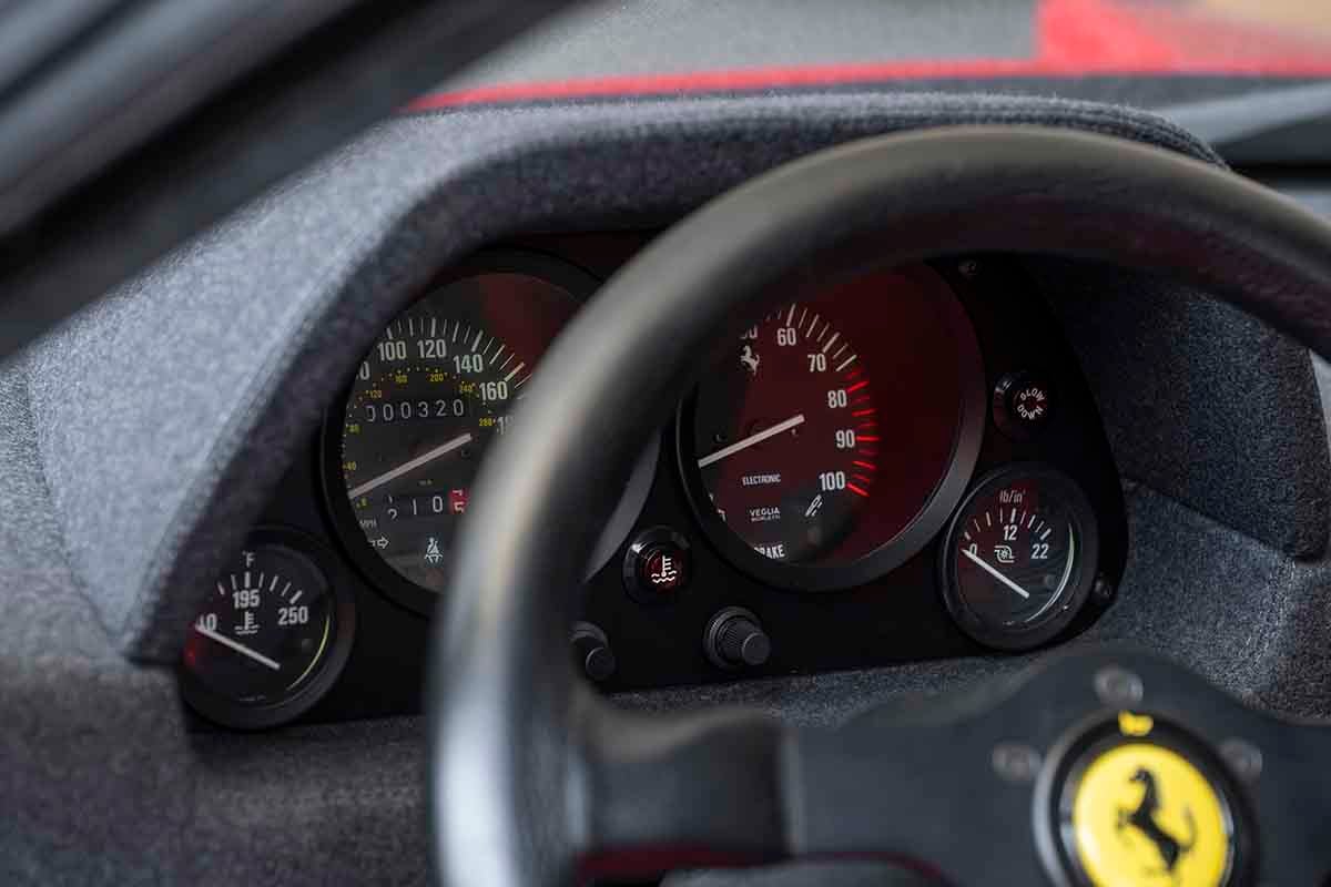 オークションに出品される予定の1991年式フェラーリ「F40」Robin Adams(c)2026 Courtesy of RM Sotheby's