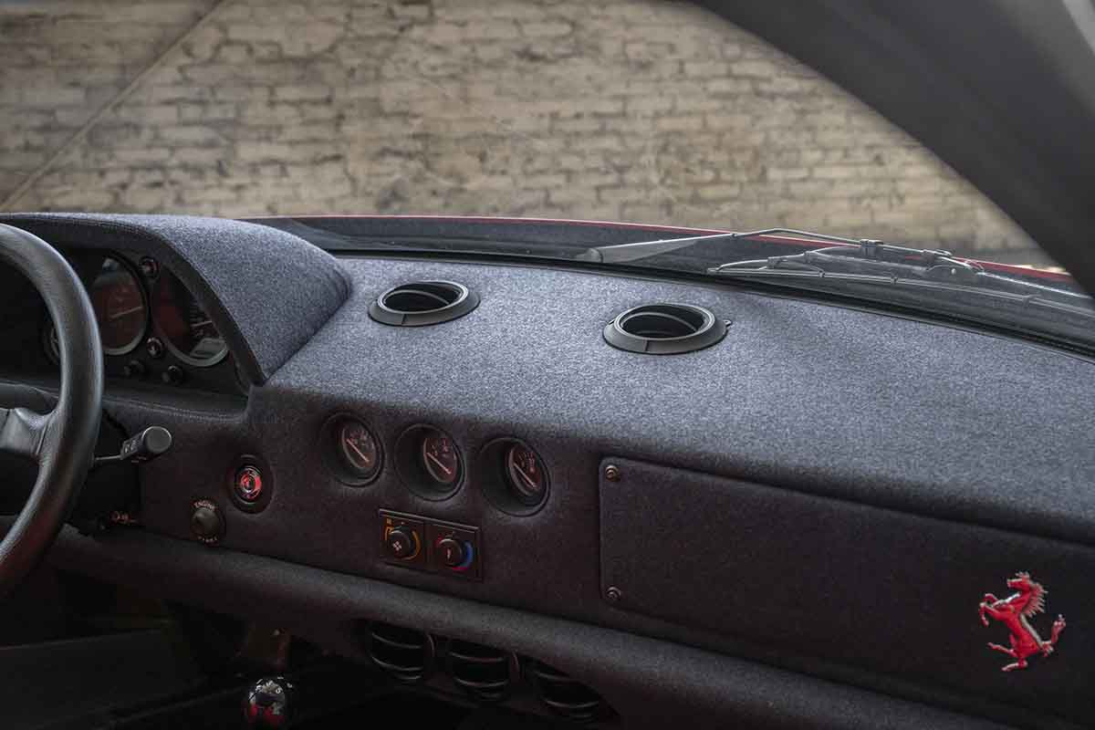 オークションに出品される予定の1991年式フェラーリ「F40」Robin Adams(c)2026 Courtesy of RM Sotheby's