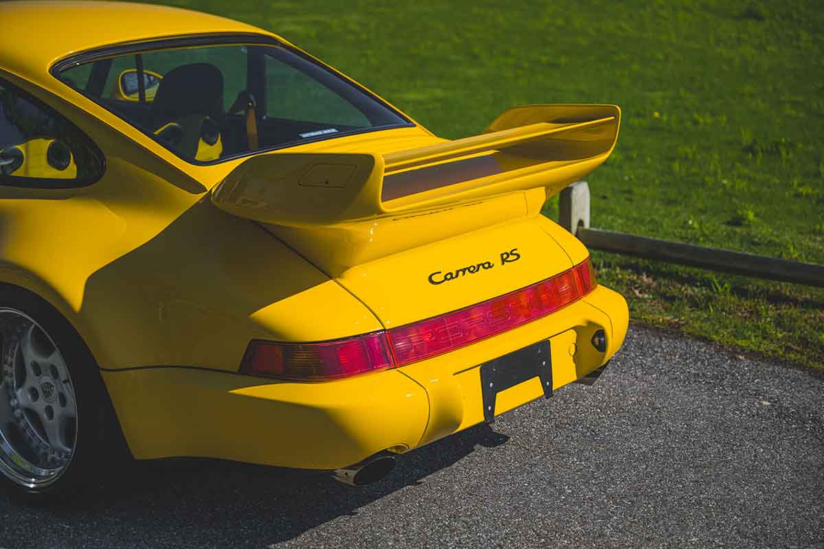 オークションに出品予定の1993年式ポルシェ「911 カレラRS 3.8（Type 964）」Darin Schnabel(c)2026 Courtesy of RM Sotheby's