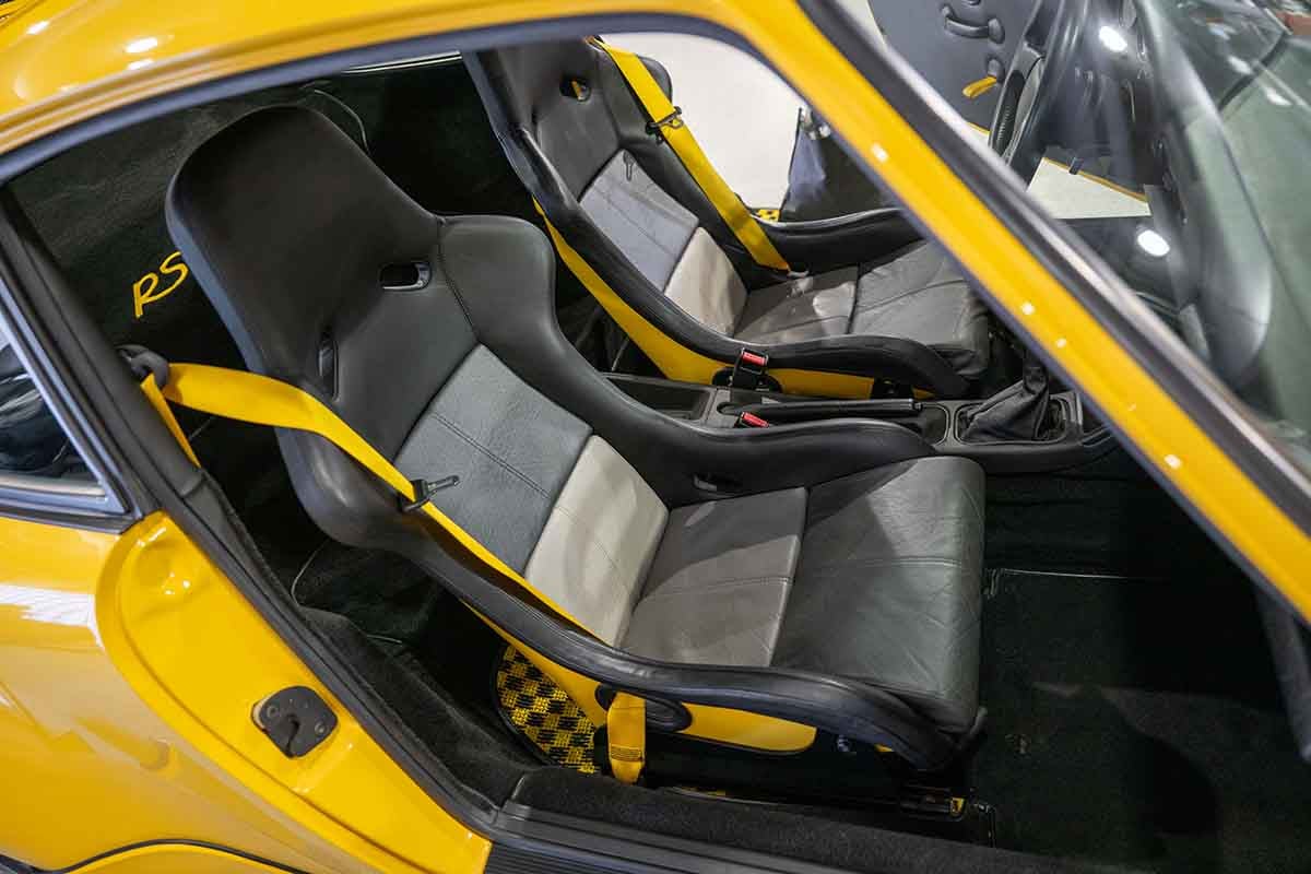 オークションに出品予定の1993年式ポルシェ「911 カレラRS 3.8（Type 964）」Darin Schnabel(c)2026 Courtesy of RM Sotheby's