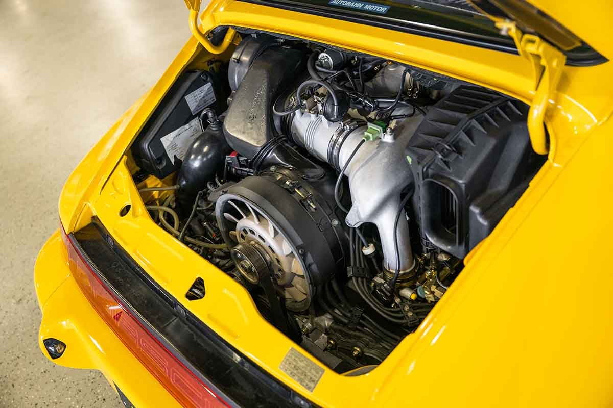 オークションに出品予定の1993年式ポルシェ「911 カレラRS 3.8（Type 964）」Darin Schnabel(c)2026 Courtesy of RM Sotheby's
