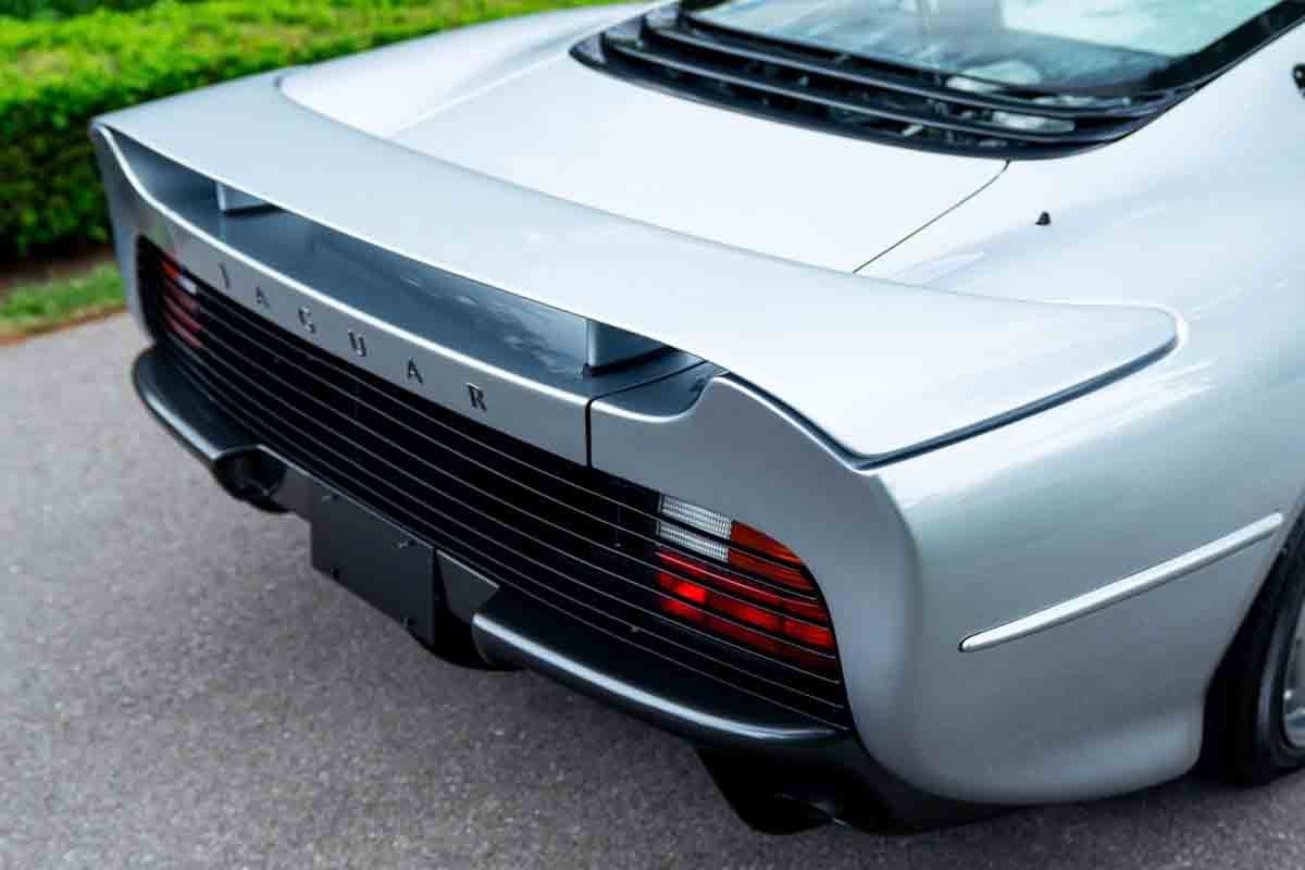 オークションに出品予定の1993年式ジャガー「XJ220」(c)2026 BROAD ARROW Auctions