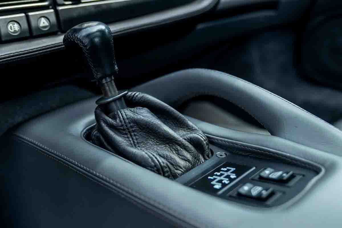 オークションに出品予定の1993年式ジャガー「XJ220」(c)2026 BROAD ARROW Auctions