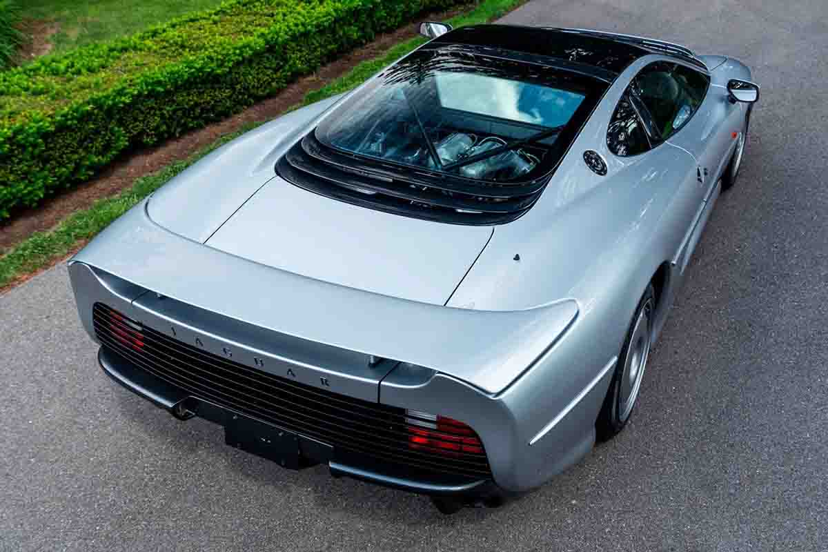 オークションに出品予定の1993年式ジャガー「XJ220」(c)2026 BROAD ARROW Auctions