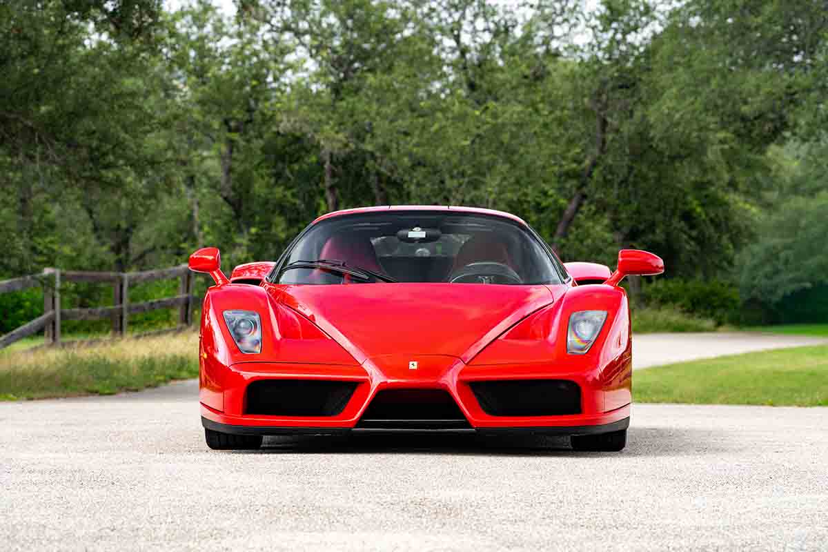 941万ドル（約14億1000万円）で落札された2003年式「エンツォ・フェラーリ」Erik Olsen(c)2026 Courtesy of RM Sotheby's