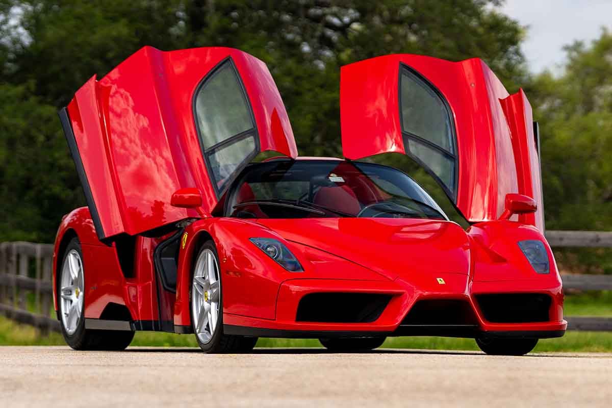 941万ドル（約14億1000万円）で落札された2003年式「エンツォ・フェラーリ」Erik Olsen(c)2026 Courtesy of RM Sotheby's