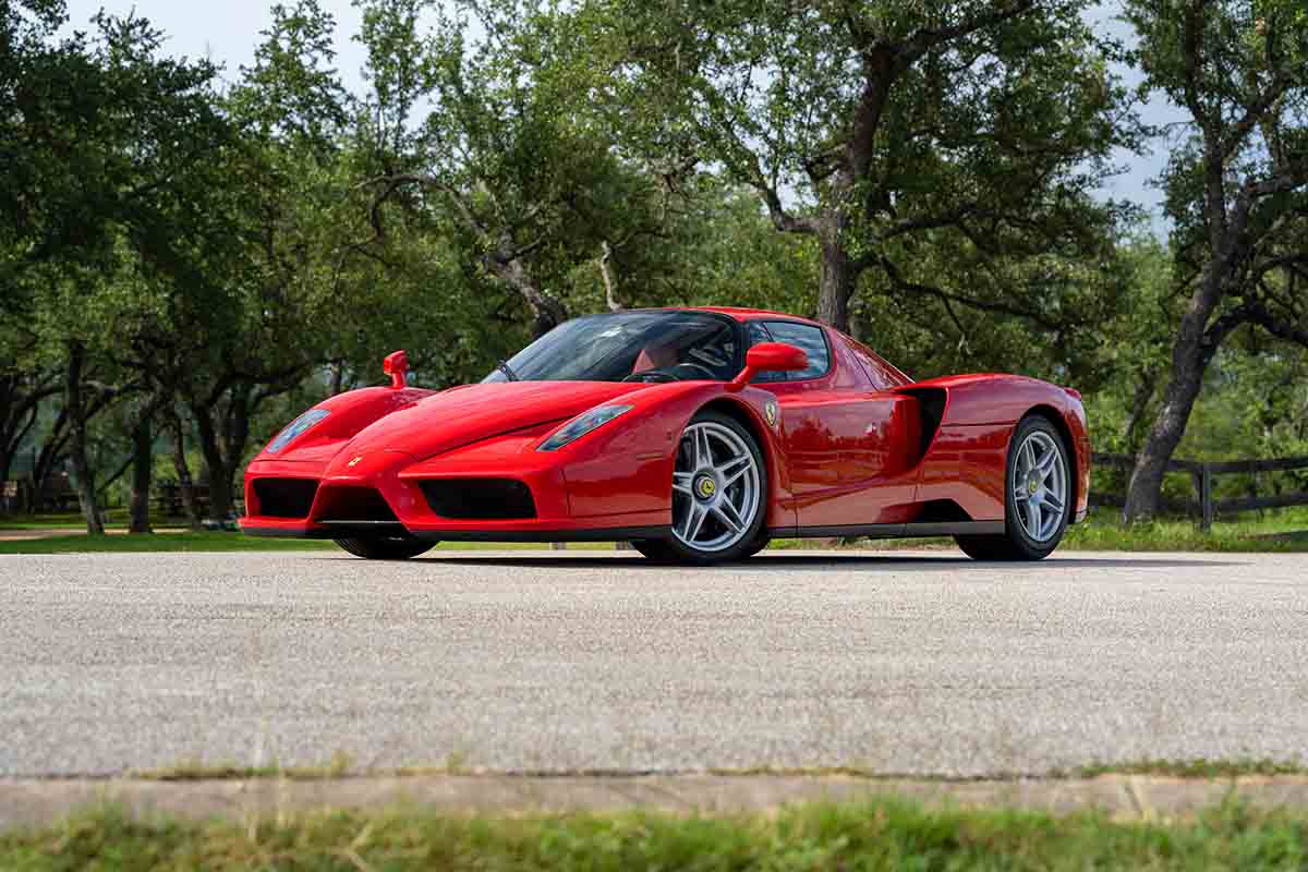 941万ドル（約14億1000万円）で落札された2003年式「エンツォ・フェラーリ」Erik Olsen(c)2026 Courtesy of RM Sotheby's