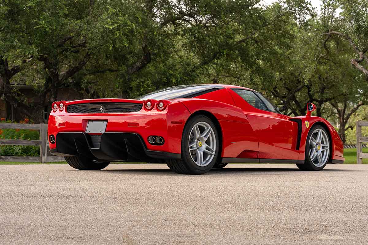 941万ドル（約14億1000万円）で落札された2003年式「エンツォ・フェラーリ」Erik Olsen(c)2026 Courtesy of RM Sotheby's
