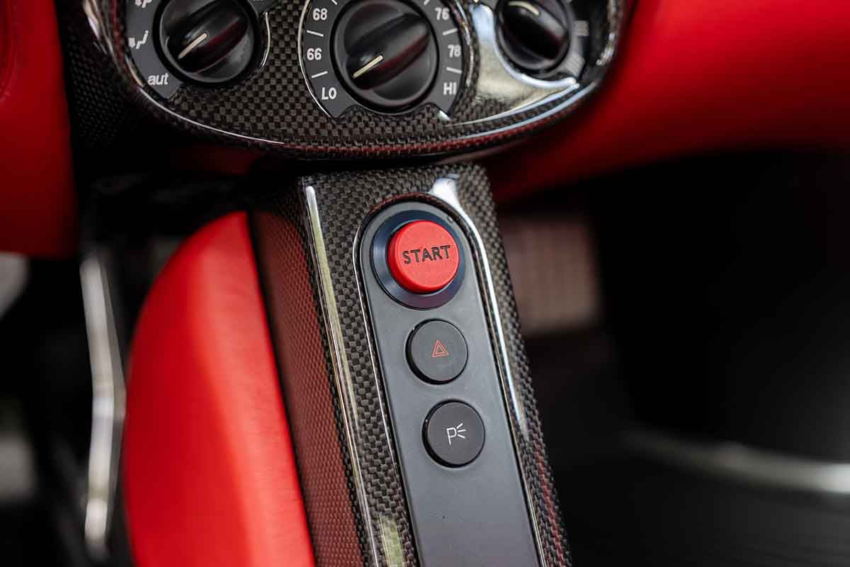 941万ドル（約14億1000万円）で落札された2003年式「エンツォ・フェラーリ」Erik Olsen(c)2026 Courtesy of RM Sotheby's