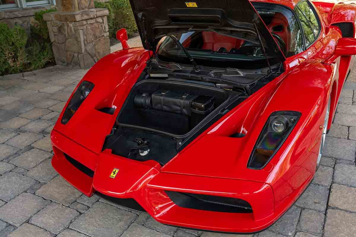 941万ドル（約14億1000万円）で落札された2003年式「エンツォ・フェラーリ」Erik Olsen(c)2026 Courtesy of RM Sotheby's