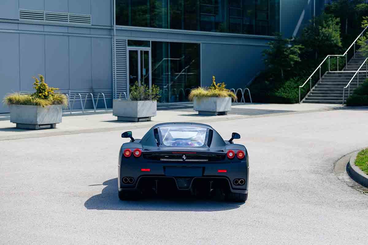 オークションに出品予定の2004年式フェラーリ「エンツォ」Mikey Noga(c)2026 Courtesy of RM Sotheby's