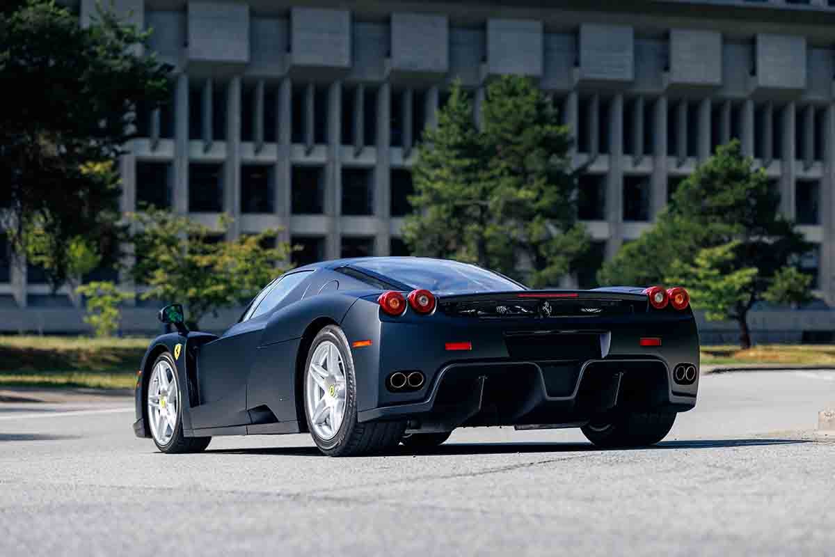 オークションに出品予定の2004年式フェラーリ「エンツォ」Mikey Noga(c)2026 Courtesy of RM Sotheby's
