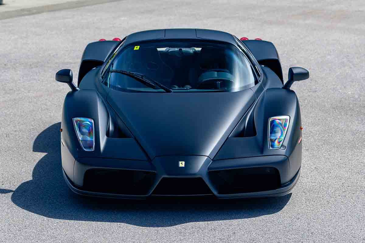 オークションに出品予定の2004年式フェラーリ「エンツォ」Mikey Noga(c)2026 Courtesy of RM Sotheby's