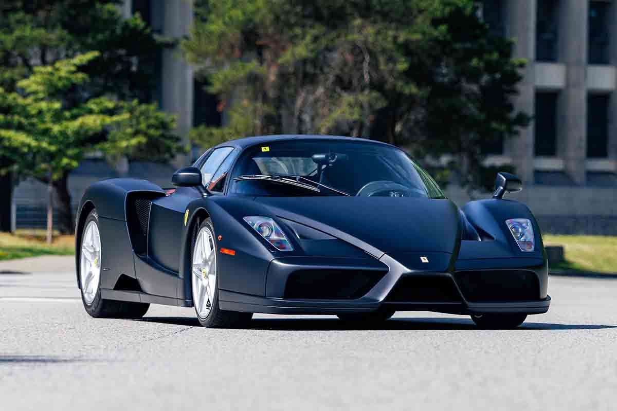 オークションに出品予定の2004年式フェラーリ「エンツォ」Mikey Noga(c)2026 Courtesy of RM Sotheby's