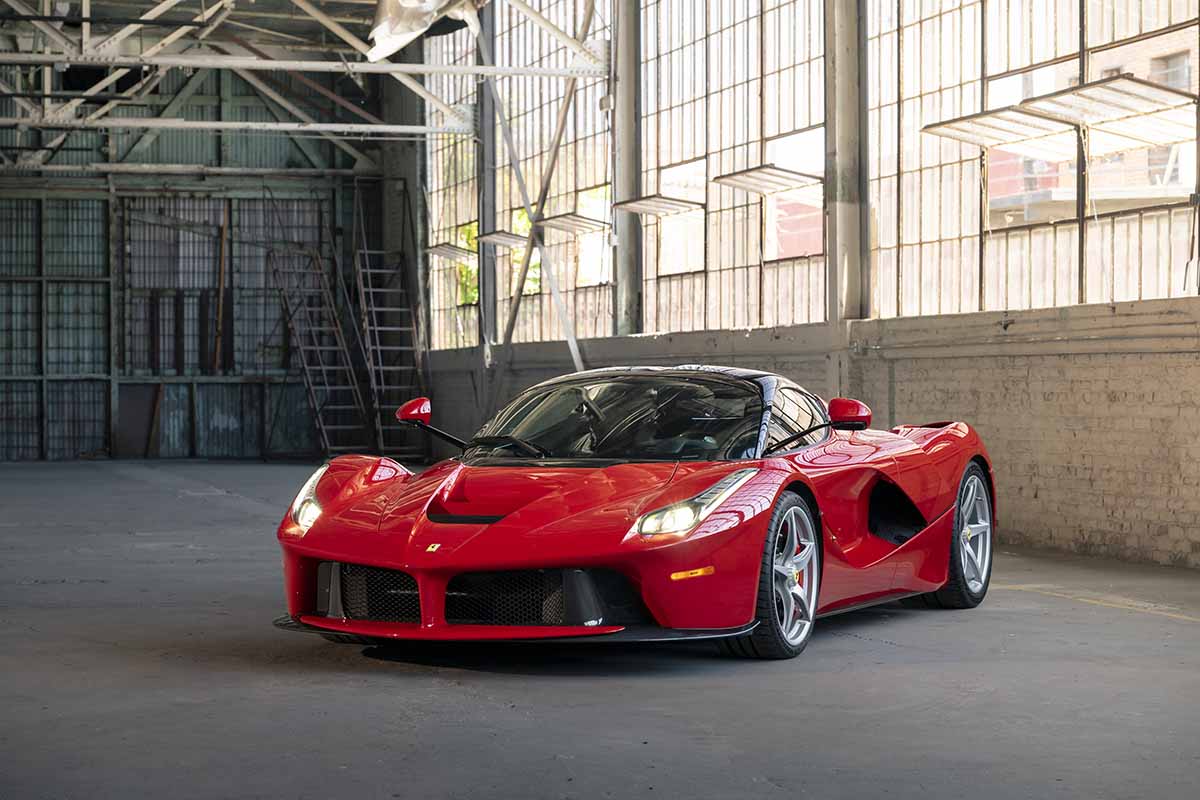 オークションに出品される2015年式フェラーリ「ラ・フェラーリ」Robin Adams(c)2026 Courtesy of RM Sotheby's
