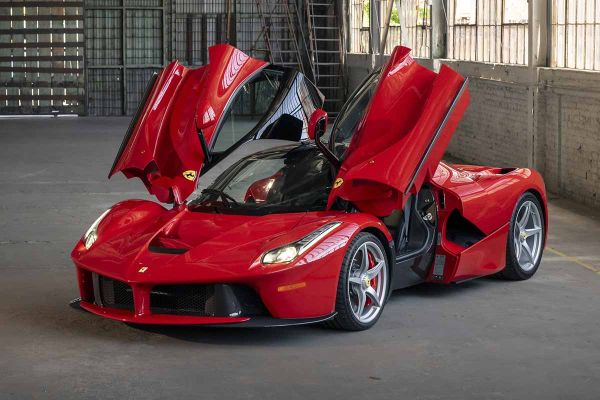 オークションに出品される2015年式フェラーリ「ラ・フェラーリ」Robin Adams(c)2026 Courtesy of RM Sotheby's