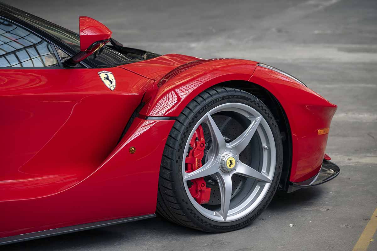 オークションに出品される2015年式フェラーリ「ラ・フェラーリ」Robin Adams(c)2026 Courtesy of RM Sotheby's