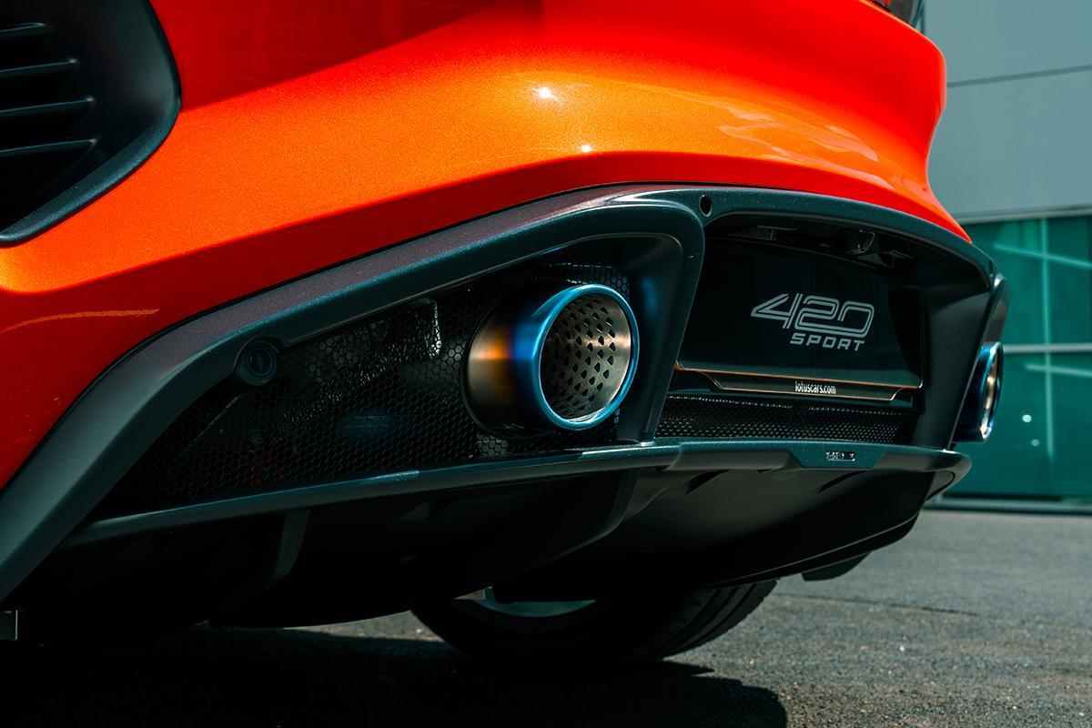 ロータス新型「エミーラ420スポーツ」