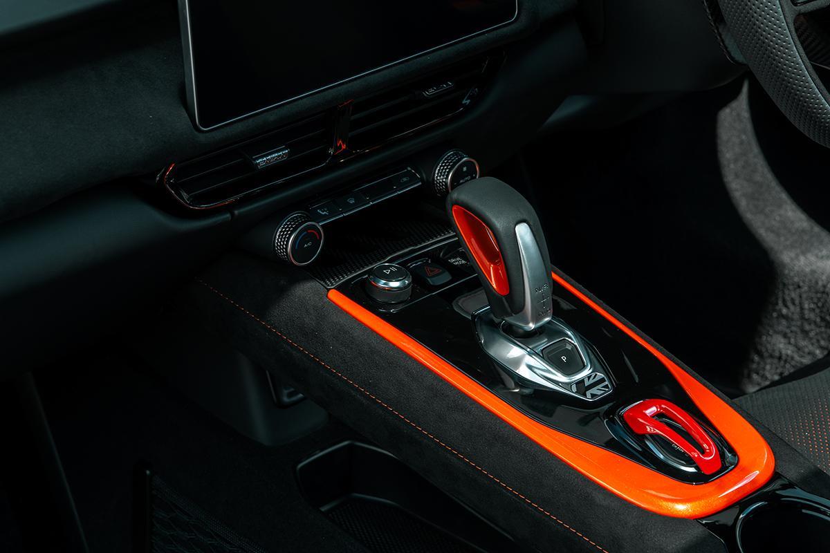 ロータス新型「エミーラ420スポーツ」