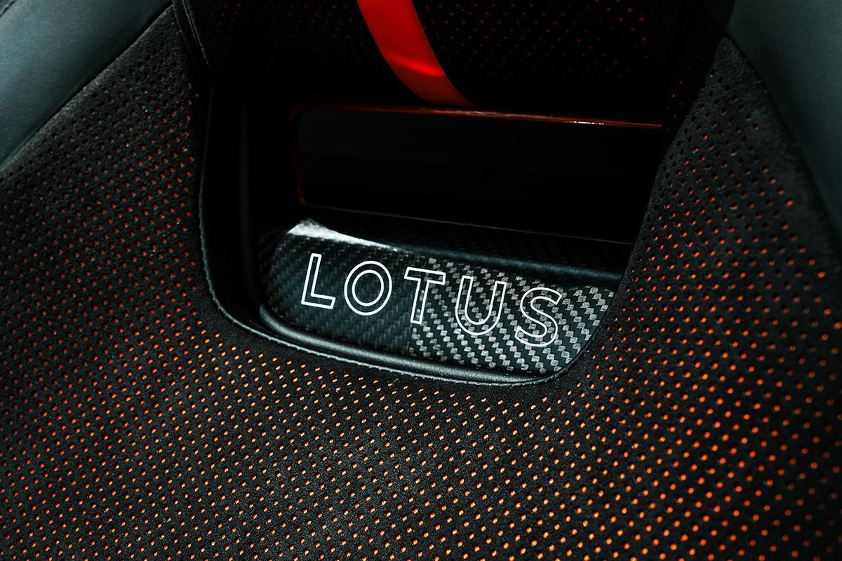 ロータス新型「エミーラ420スポーツ」