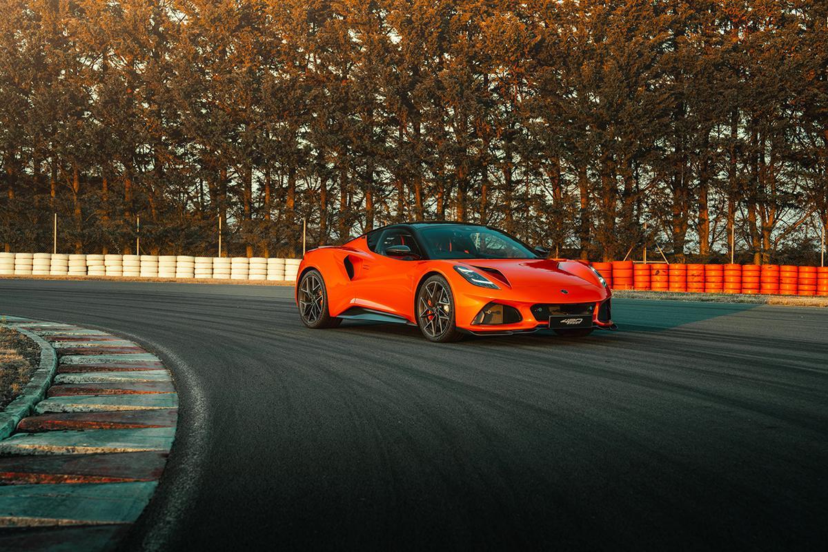 ロータス新型「エミーラ420スポーツ」