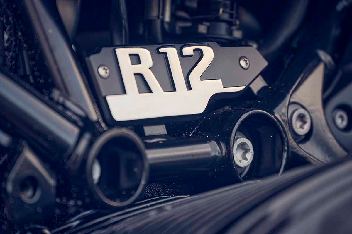 BMW「R12」