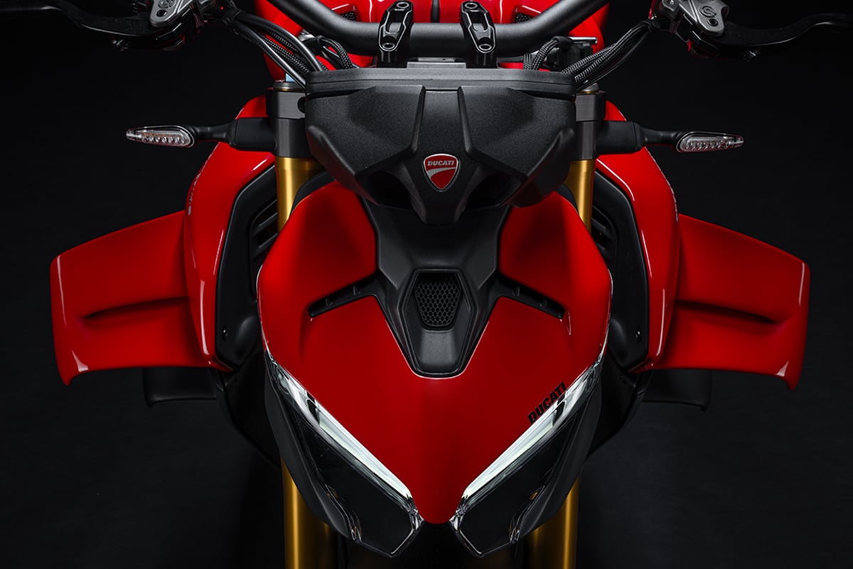 ドゥカティ「ストリートファイター V4」