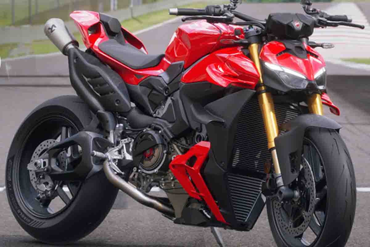 ドゥカティ「ストリートファイター V4」