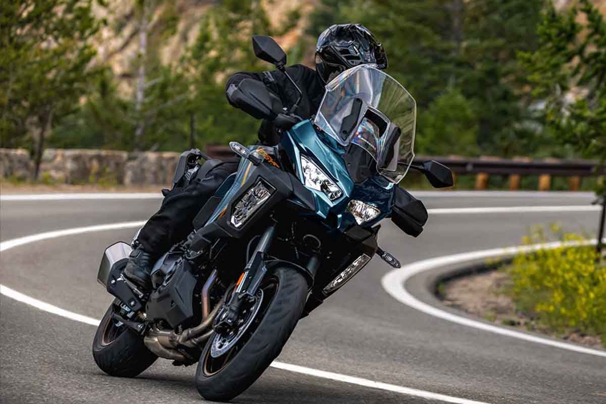 カワサキ「ヴェルシス 1100SE」